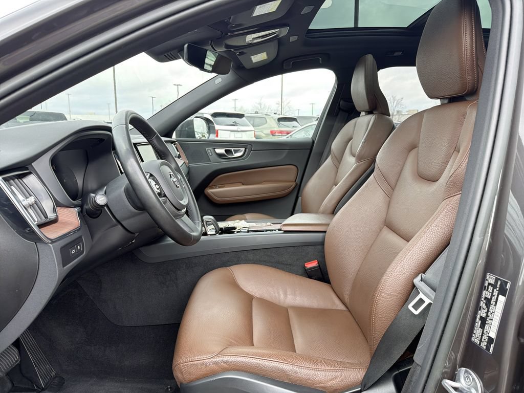 Used 2023 Volvo XC60 T8 Plus AWD/4WD image 11