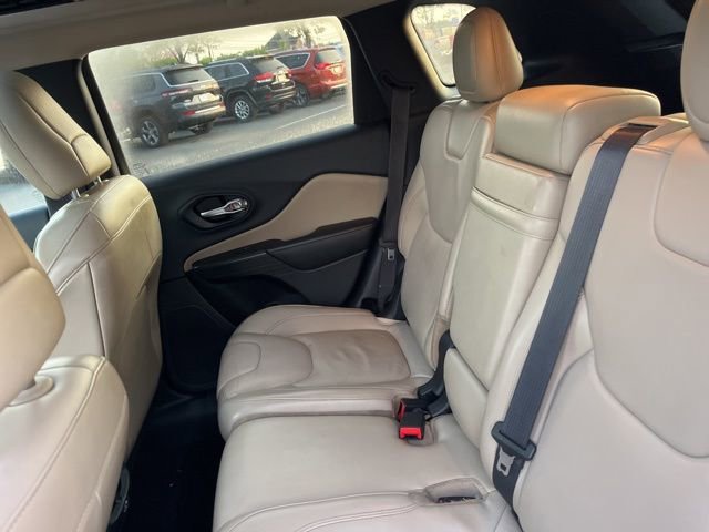 Used 2016 Jeep Cherokee Limited image 14