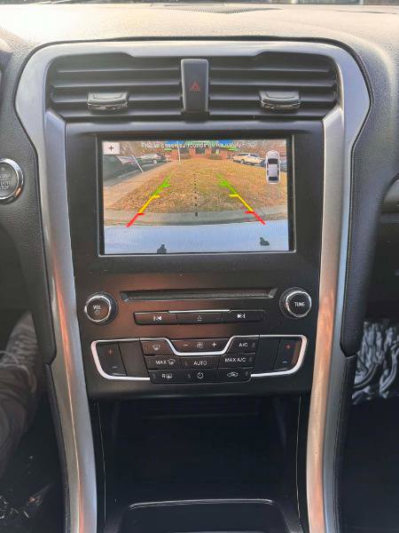 Used 2017 Ford Fusion SE w/ Fusion SE Technology Package image 20