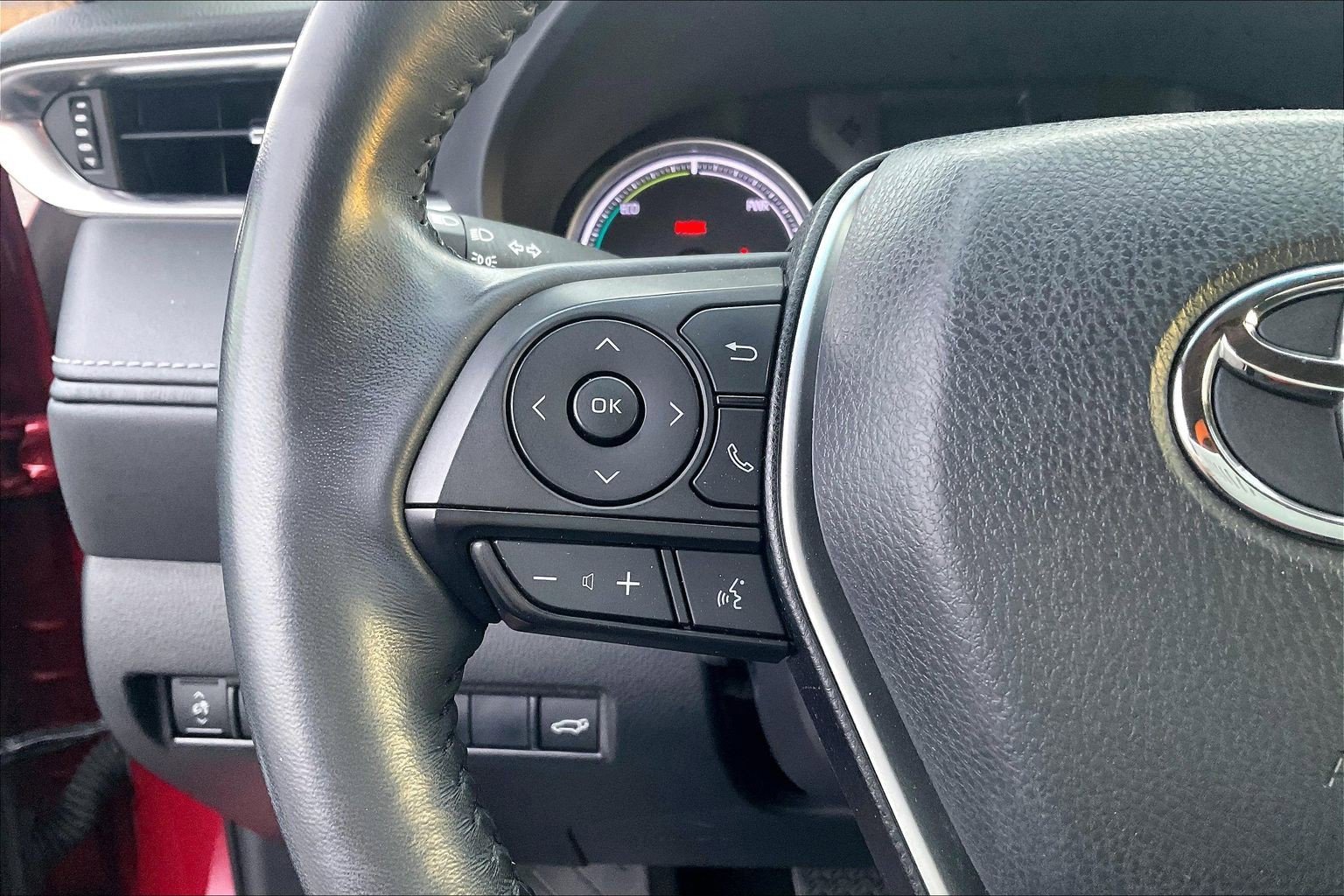 Used 2021 Toyota Venza LE image 20