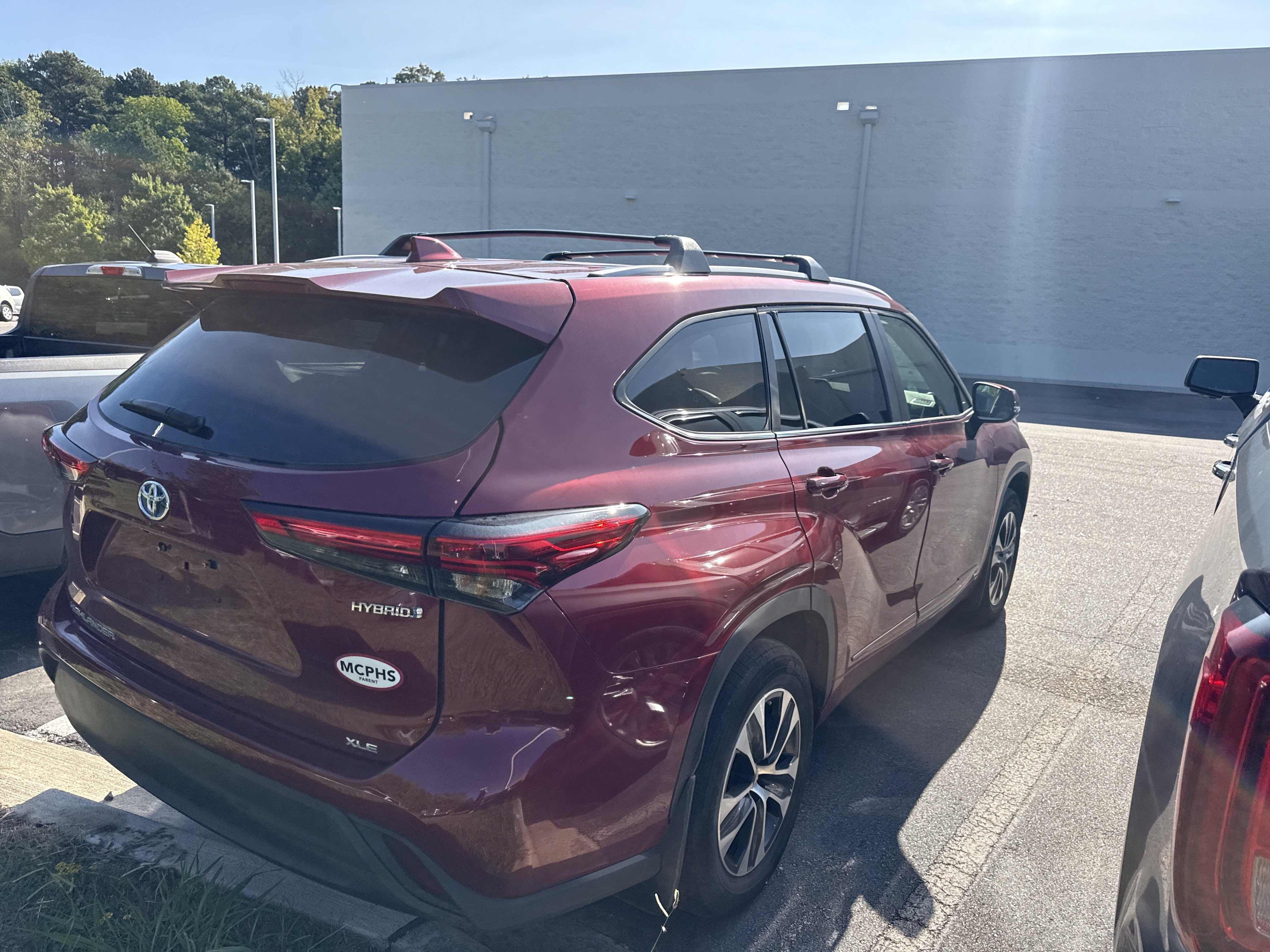 Used 2023 Toyota Highlander XLE AWD/4WD image 7