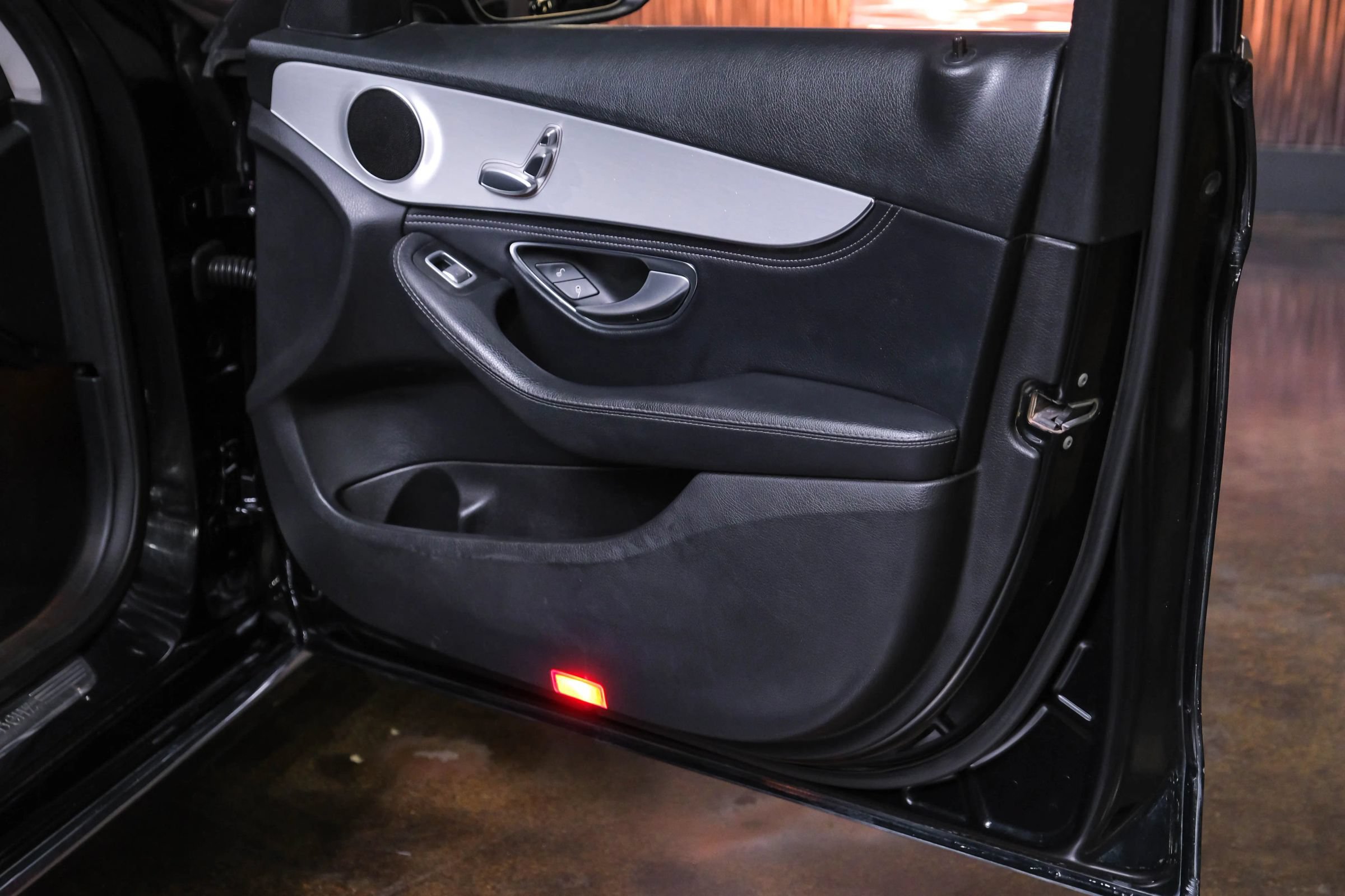 Used 2015 Mercedes-Benz C 300 Sedan image 40