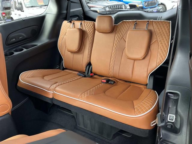New 2026 Chrysler Pacifica Pinnacle AWD/4WD image 18