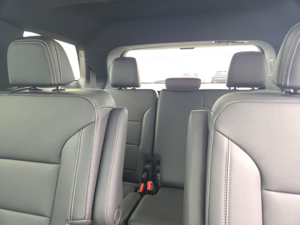 New 2026 Chevrolet Traverse LT w/ Sun and Wheel Package image 11