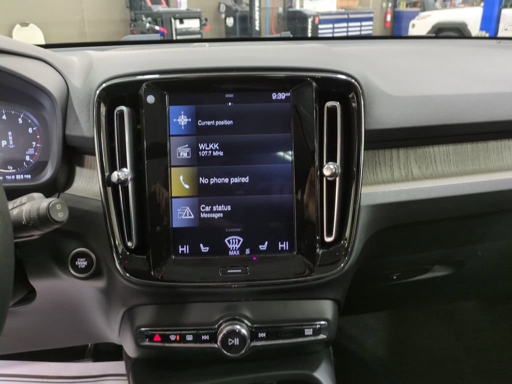 Used 2021 Volvo XC40 T5 Inscription image 12