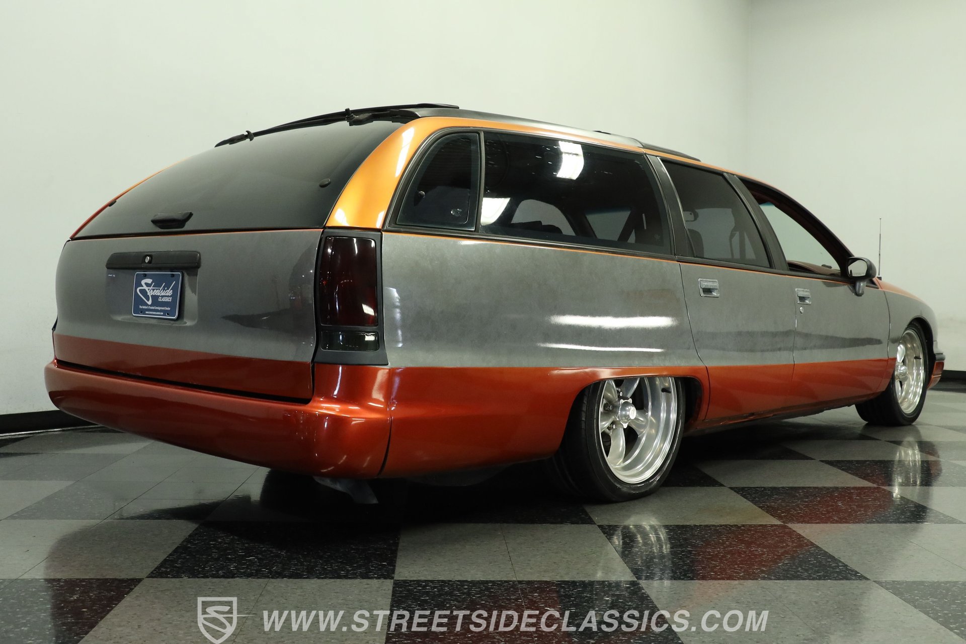 Used 1992 Oldsmobile Custom Cruiser RWD image 26
