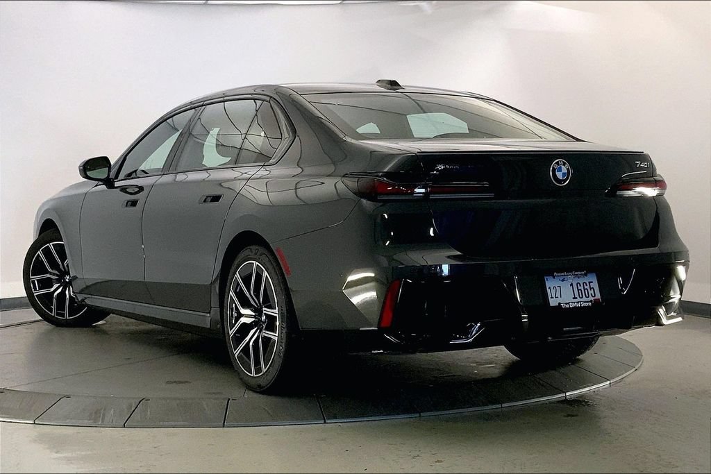 New 2026 BMW 740i xDrive w/ Executive Package AWD/4WD image 2