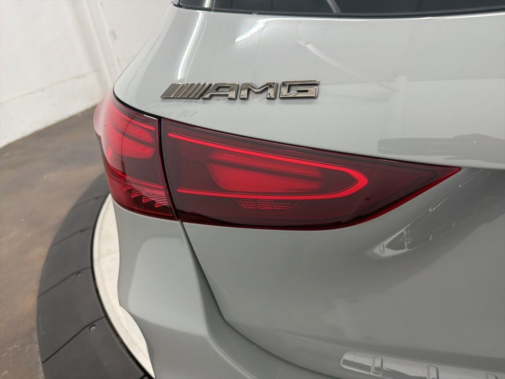 New 2026 Mercedes-Benz GLA 35 AMG 4MATIC image 11
