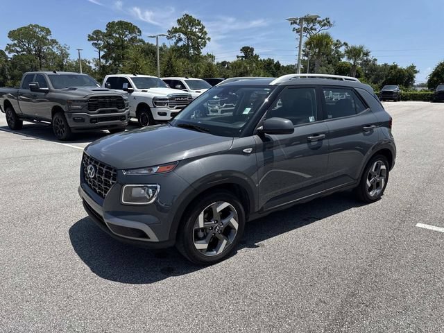 Used 2025 Hyundai Venue SEL FWD image 7