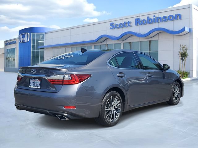 Used 2017 Lexus ES 350 w/ Navigation System Package FWD image 4