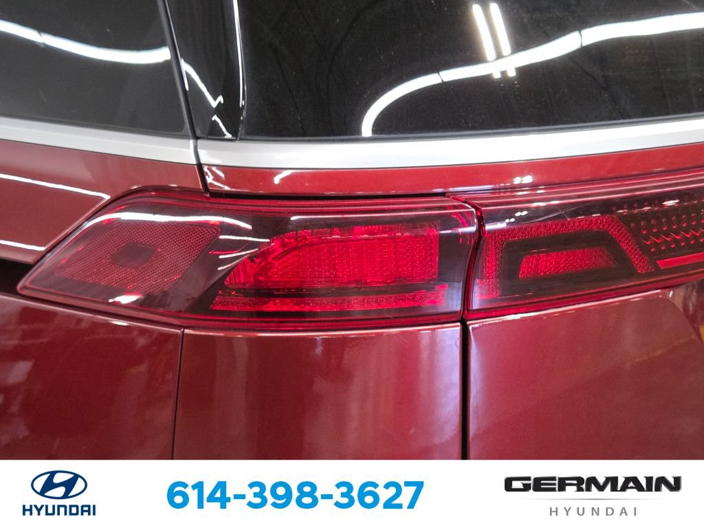 Used 2023 Kia Carnival LX FWD image 16