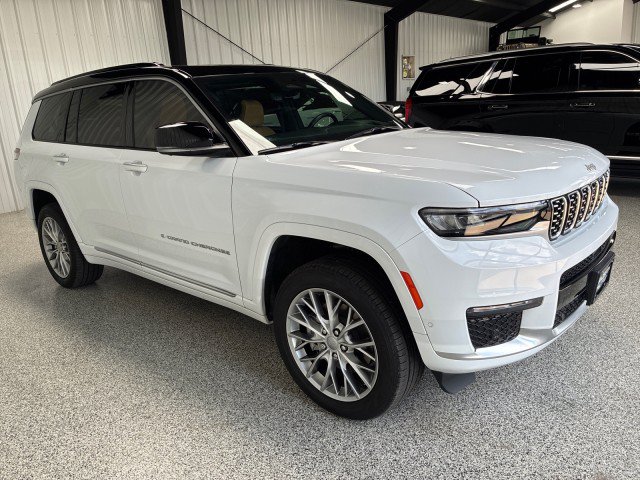 Used 2025 Jeep Grand Cherokee L Summit w/ Advanced Protech Group IV AWD/4WD image 4