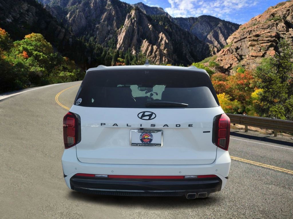 Used 2025 Hyundai Palisade Calligraphy image 4