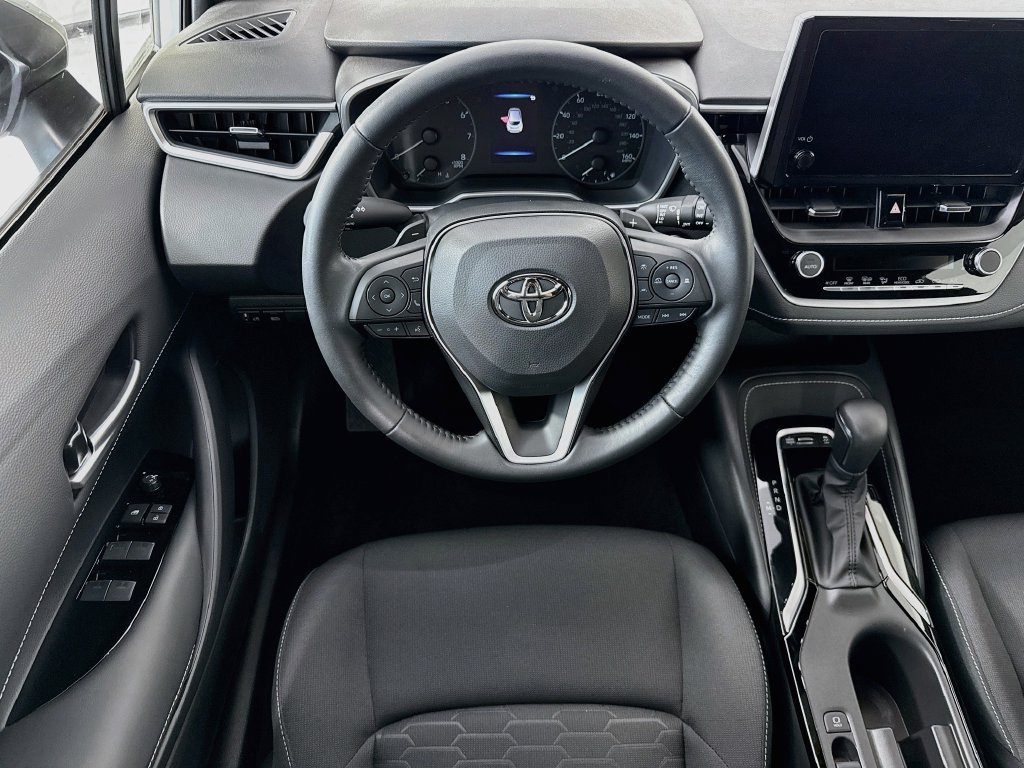 Used 2025 Toyota Corolla SE FWD image 10