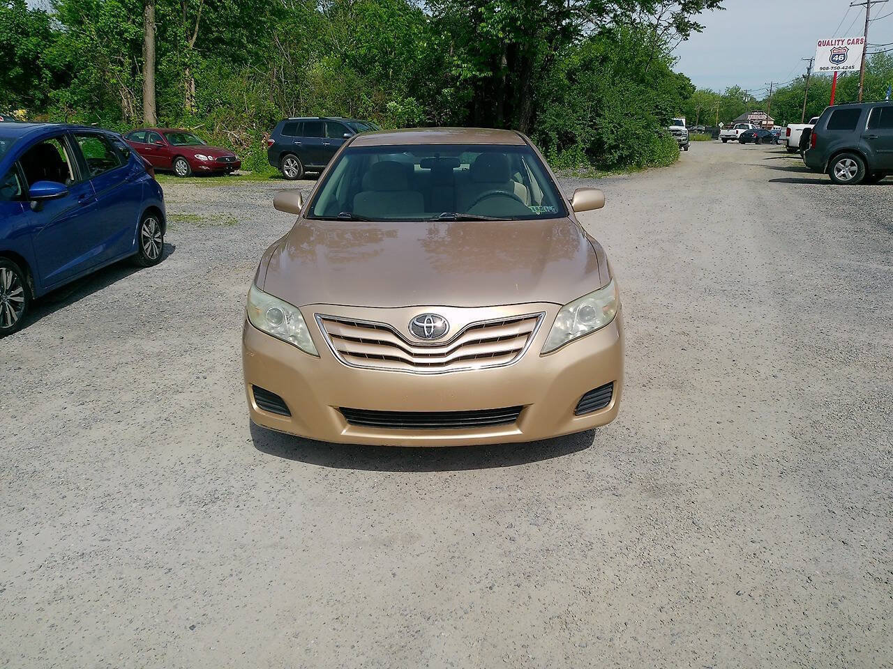 Used 2010 Toyota Camry LE FWD image 5