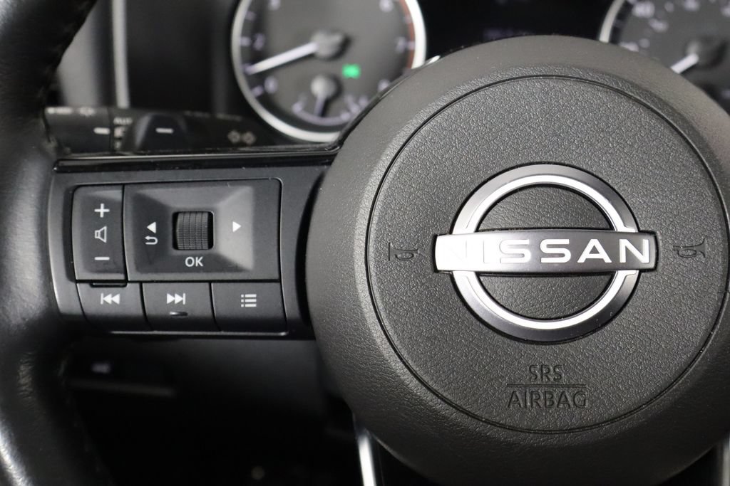 Used 2023 Nissan Rogue SL FWD image 8