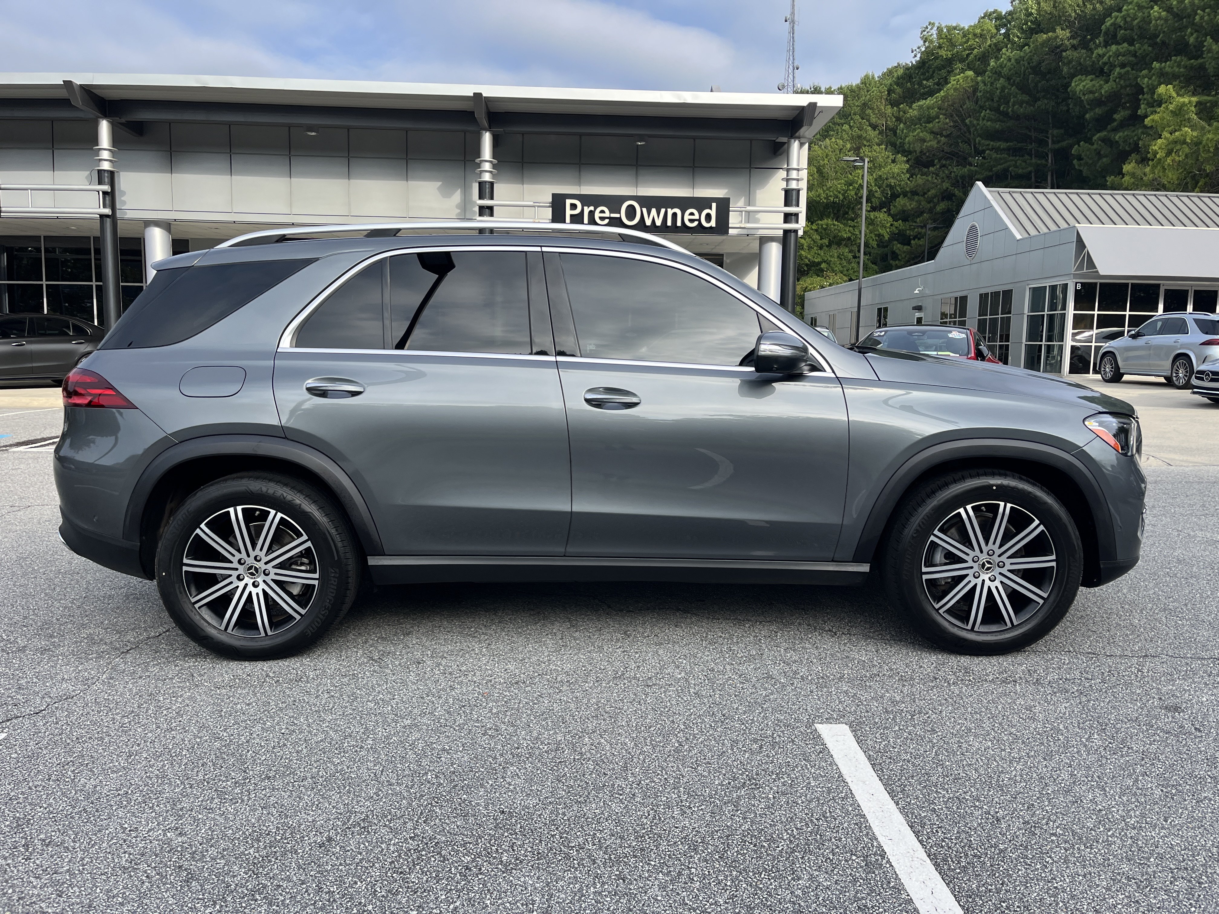Certified 2025 Mercedes-Benz GLE 450e 4MATIC image 6