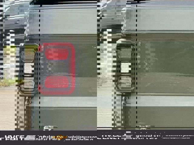 Used 2023 Jeep Gladiator Rubicon w/ LED Lighting Group AWD/4WD image 9