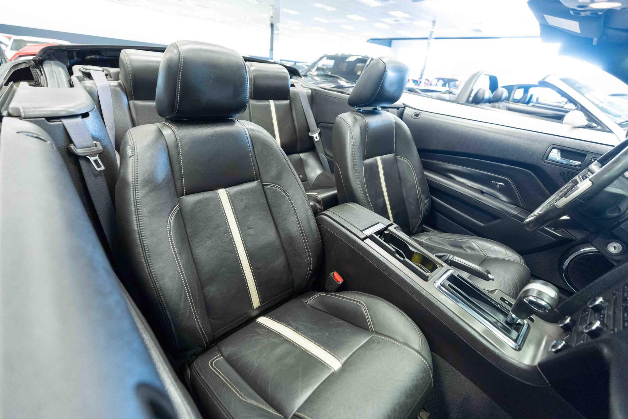 Used 2010 Ford Mustang GT RWD image 14
