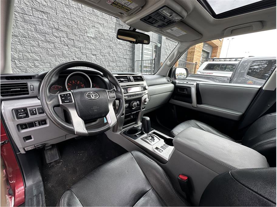 Used 2011 Toyota 4Runner SR5 w/ Convenience Pkg AWD/4WD image 2