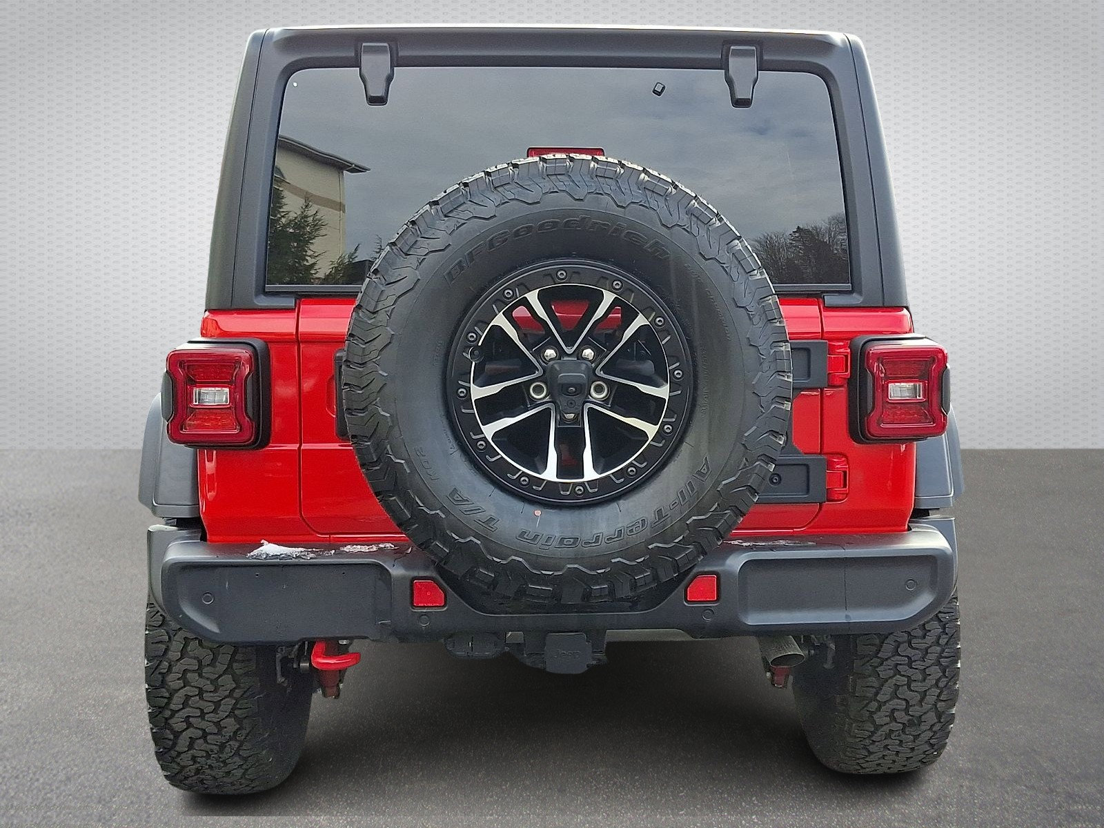 Used 2024 Jeep Wrangler Unlimited Rubicon w/ XTREMEE 35" Tire Package image 5