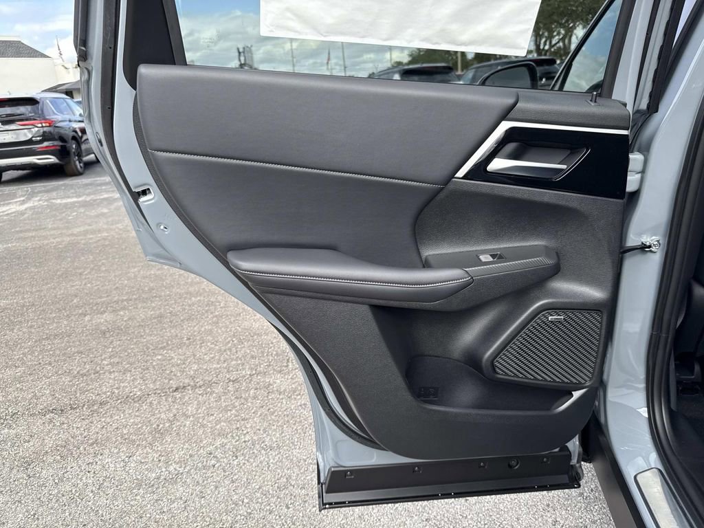 New 2026 Mitsubishi Outlander SE image 11