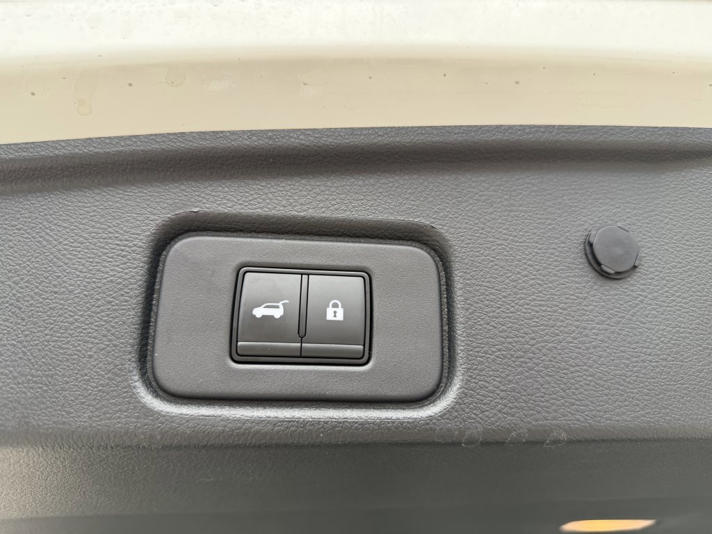 Used 2023 Nissan Pathfinder Platinum image 38