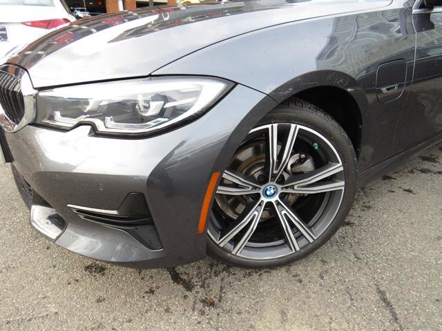 Used 2022 BMW 330e w/ Premium Package image 24