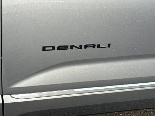 New 2026 GMC Terrain Denali w/ LPO, Black Badging Package image 15