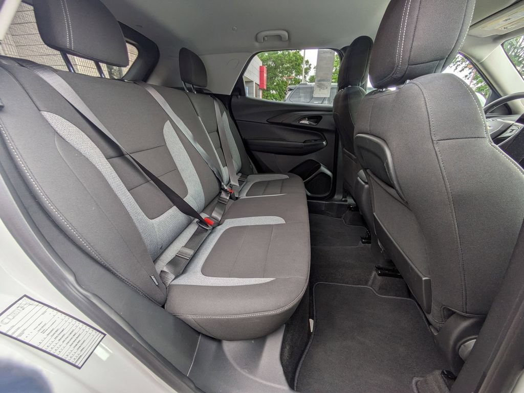 Used 2025 Chevrolet TrailBlazer LT AWD/4WD image 29