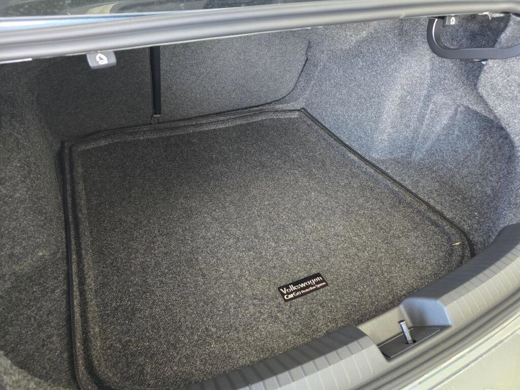 New 2026 Volkswagen Jetta SEL FWD image 16