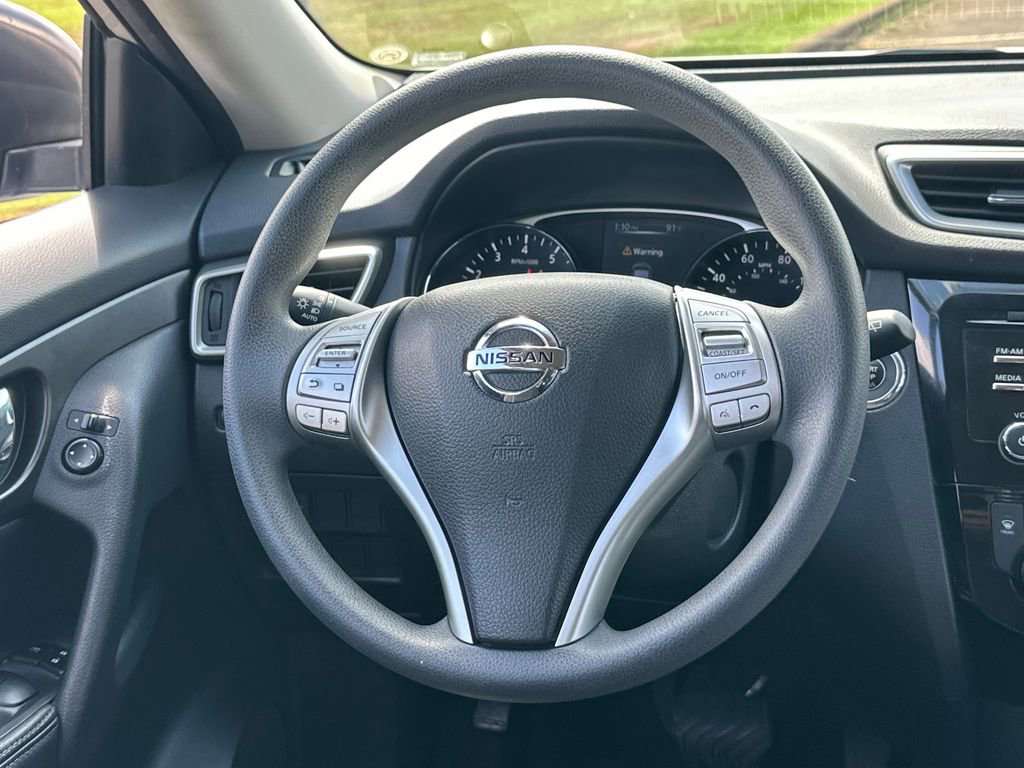 Used 2015 Nissan Rogue SV image 18