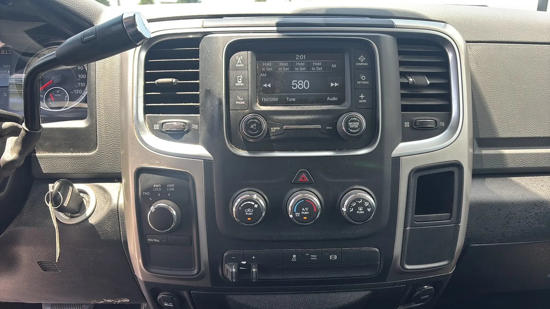 Used 2018 RAM 2500 SLT AWD/4WD image 24