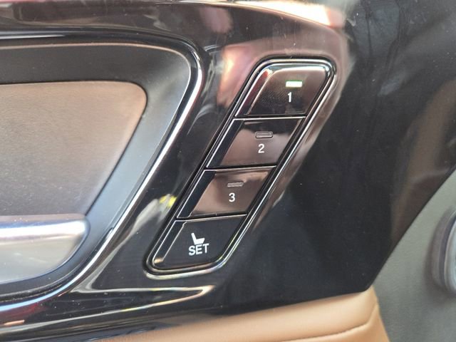 Used 2023 Acura MDX SH-AWD w/ Technology Package image 12