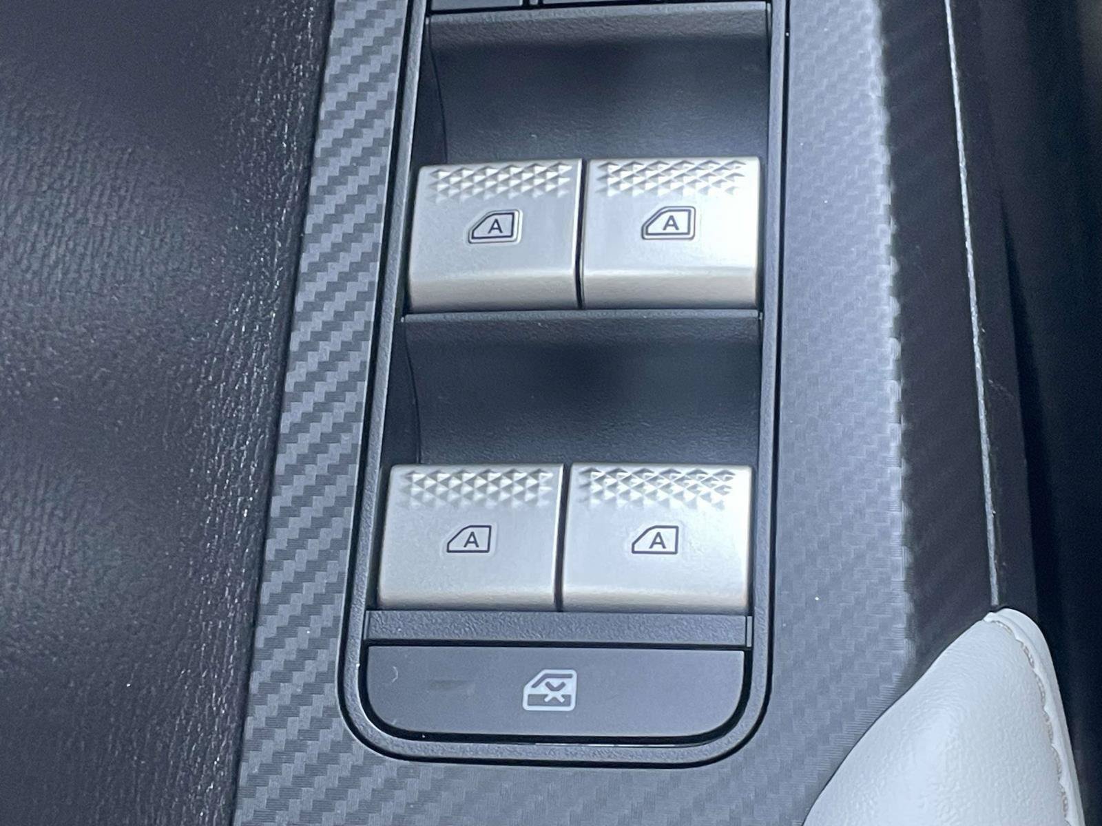 Used 2024 Mitsubishi Outlander SEL FWD image 30