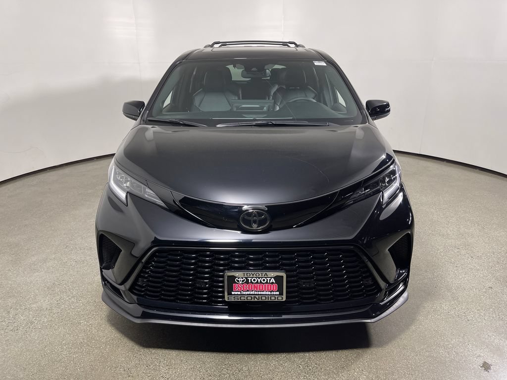 New 2026 Toyota Sienna XSE FWD image 8