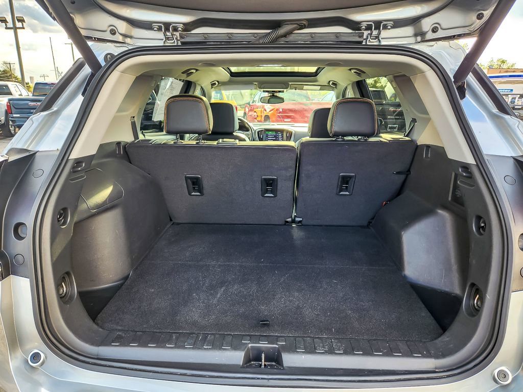 Used 2023 GMC Terrain AT4 image 18