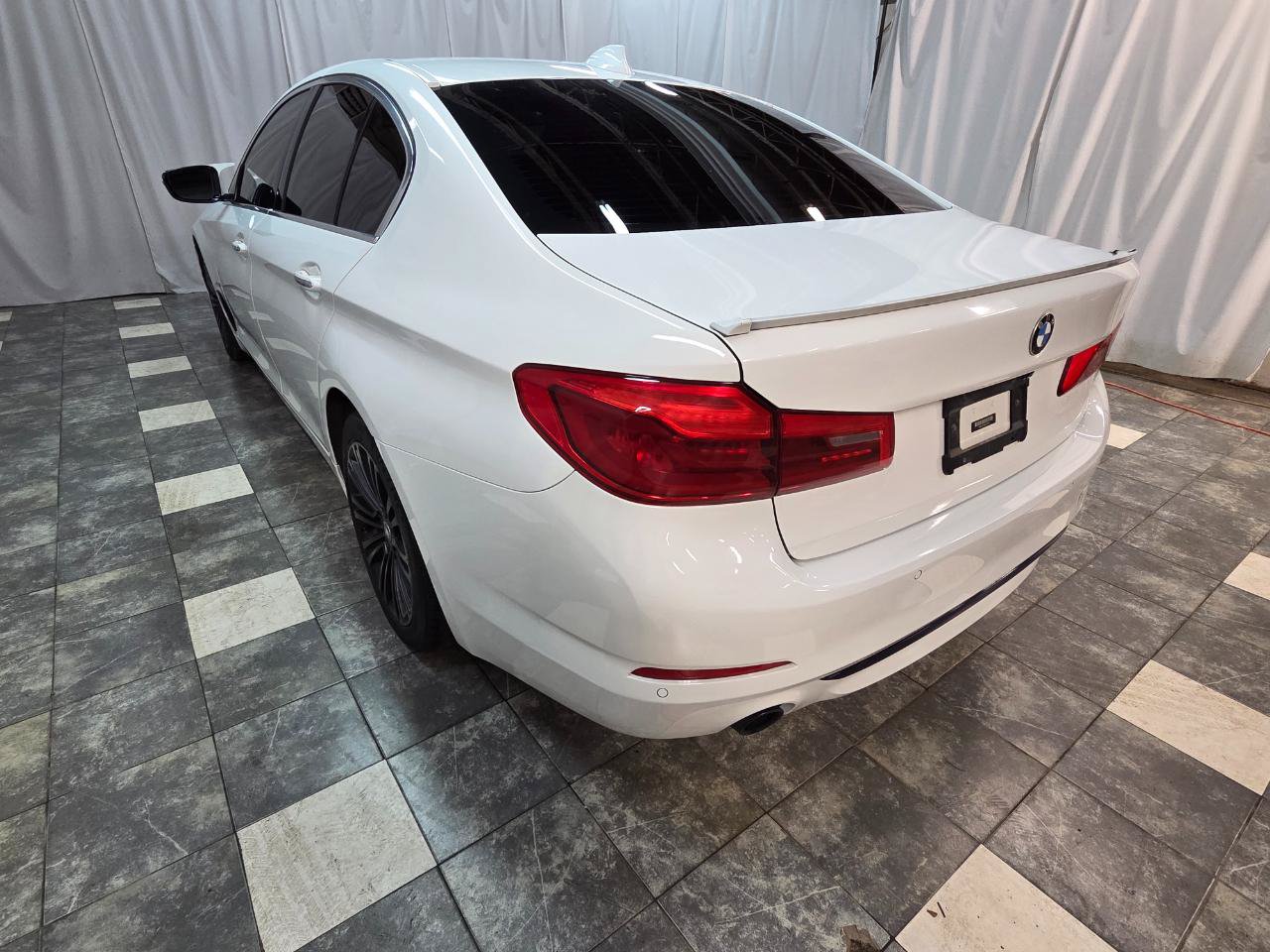Used 2018 BMW 530i xDrive AWD/4WD image 6