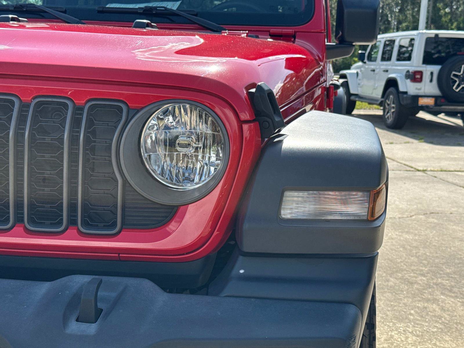 Used 2024 Jeep Wrangler Unlimited Sport AWD/4WD image 9