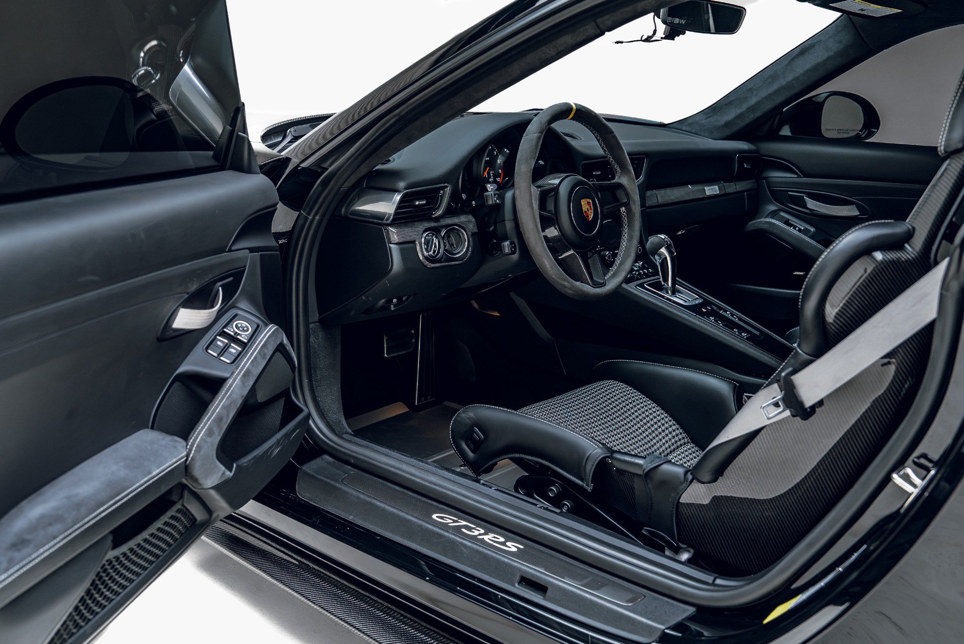 Used 2019 Porsche 911 GT3 RS RWD image 6