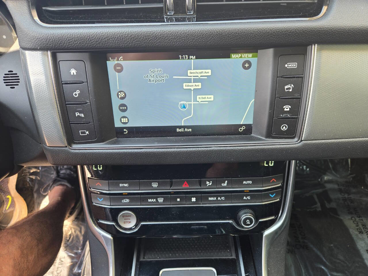 Used 2016 Jaguar XF Prestige image 11