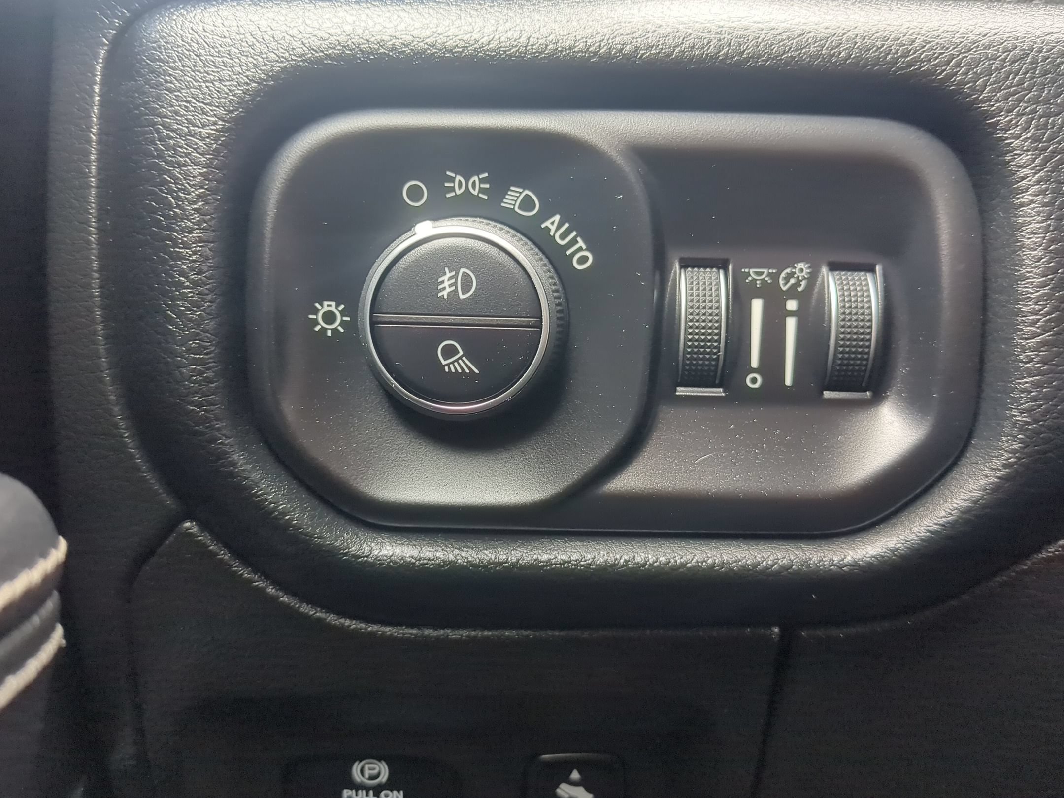 Used 2022 RAM 1500 Laramie AWD/4WD image 21