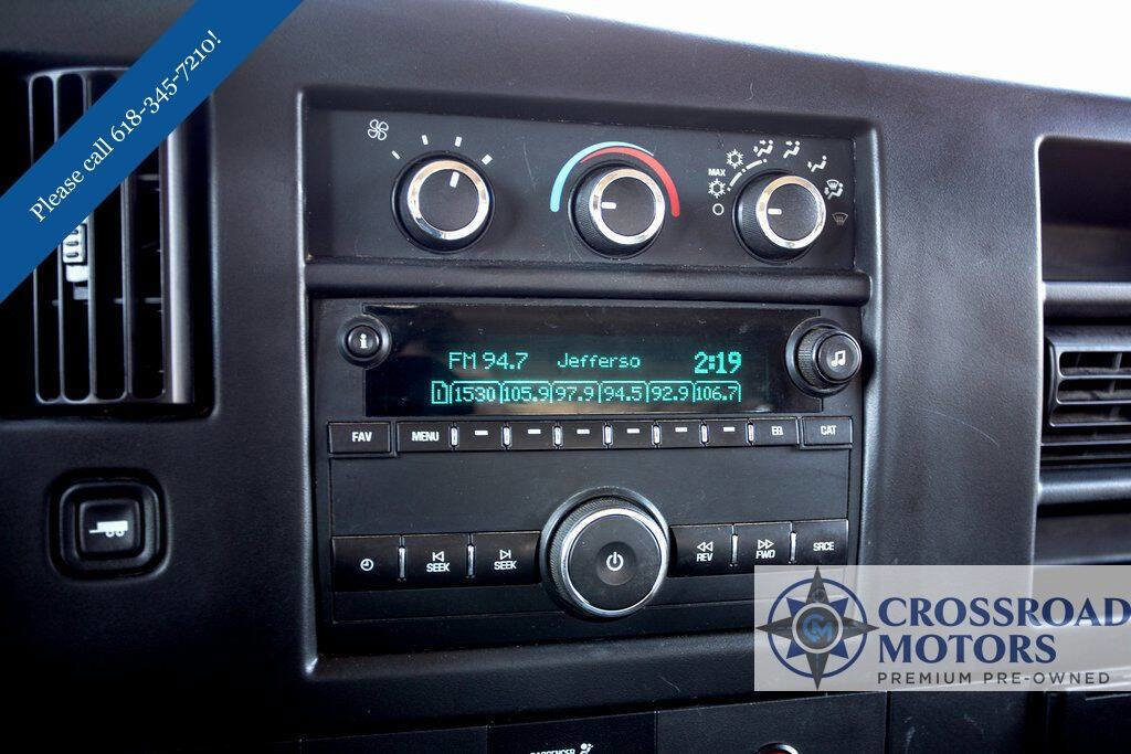 Used 2016 Chevrolet Express 2500 RWD image 24