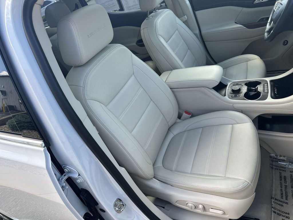 Used 2022 GMC Acadia Denali w/ Denali Ultimate Package AWD/4WD image 27