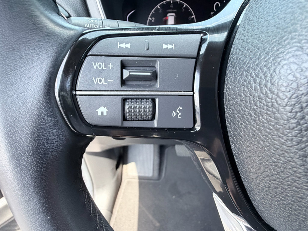 Used 2025 Honda Pilot EX-L image 13