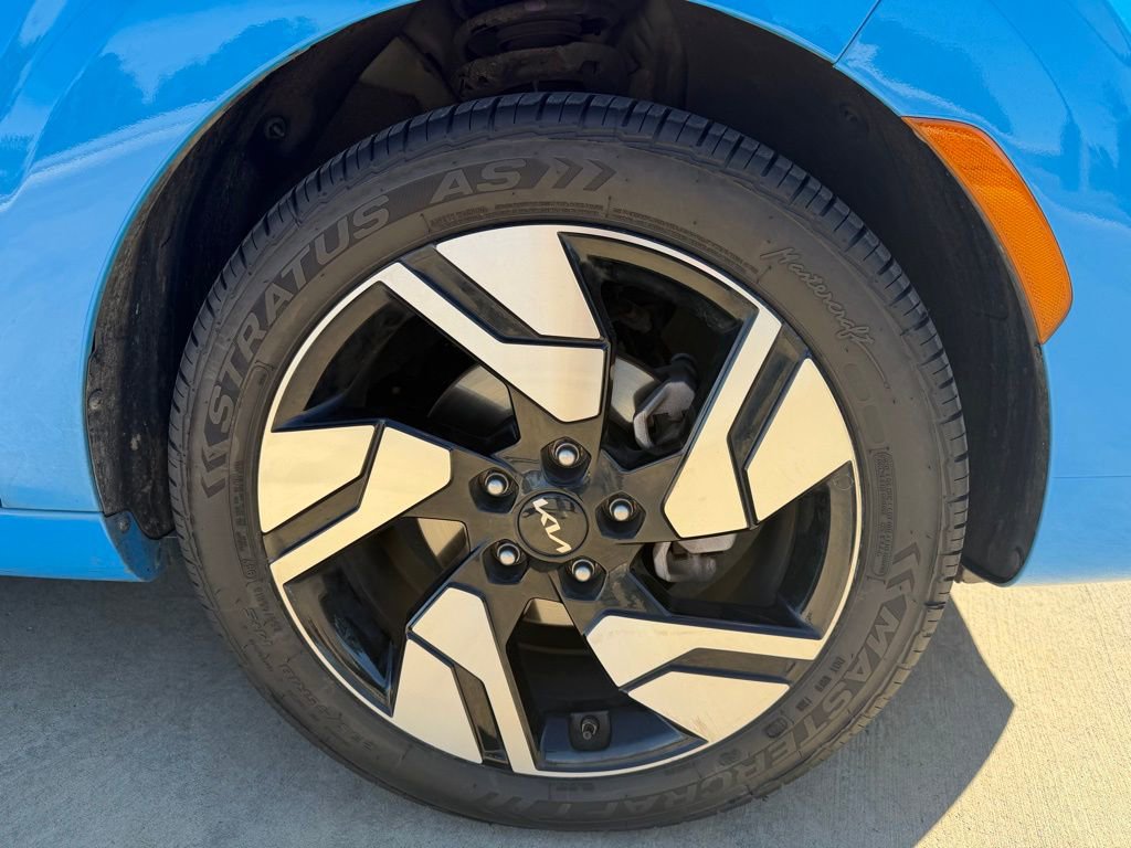 Used 2023 Kia Soul GT-Line image 9