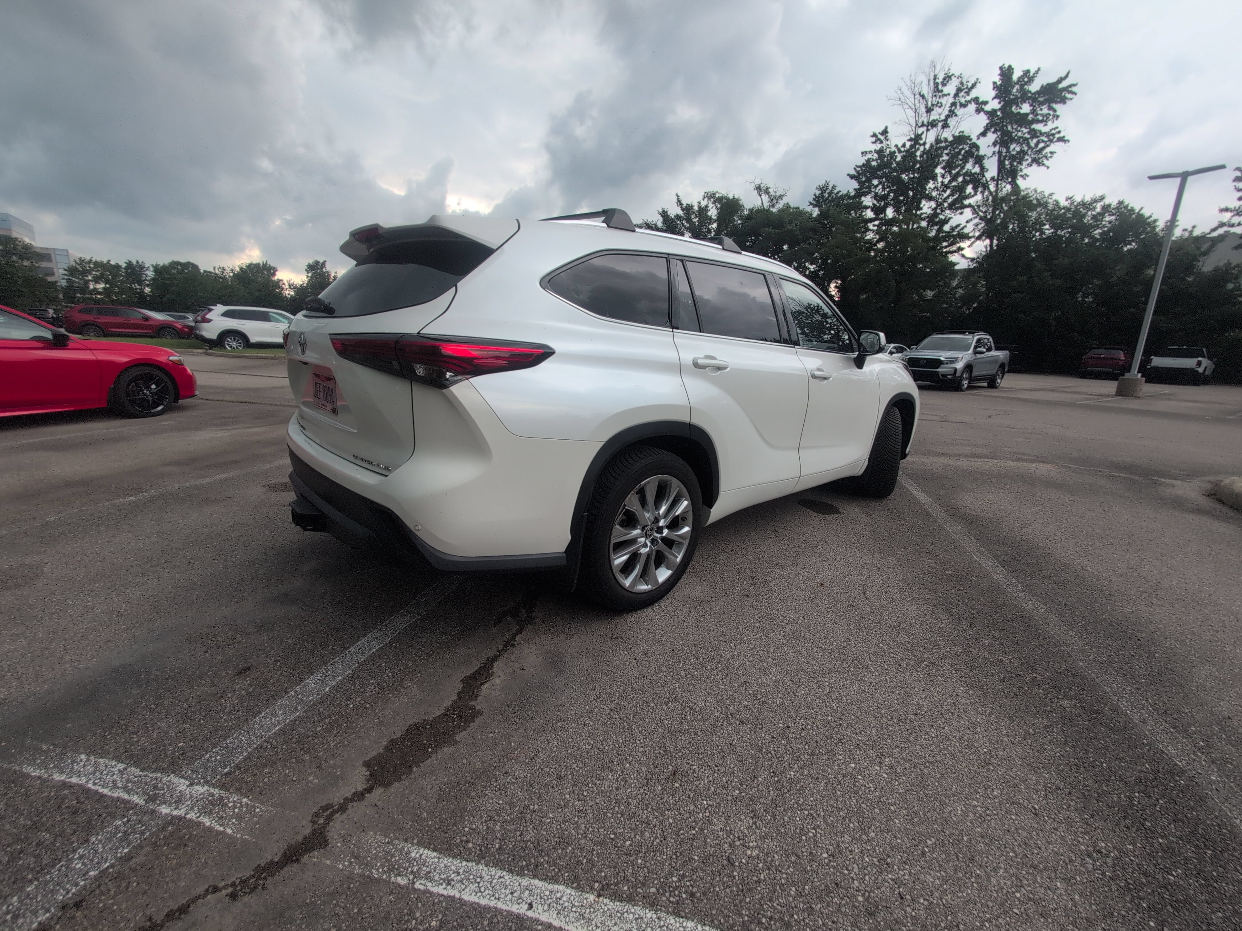 Used 2020 Toyota Highlander Limited AWD/4WD image 33