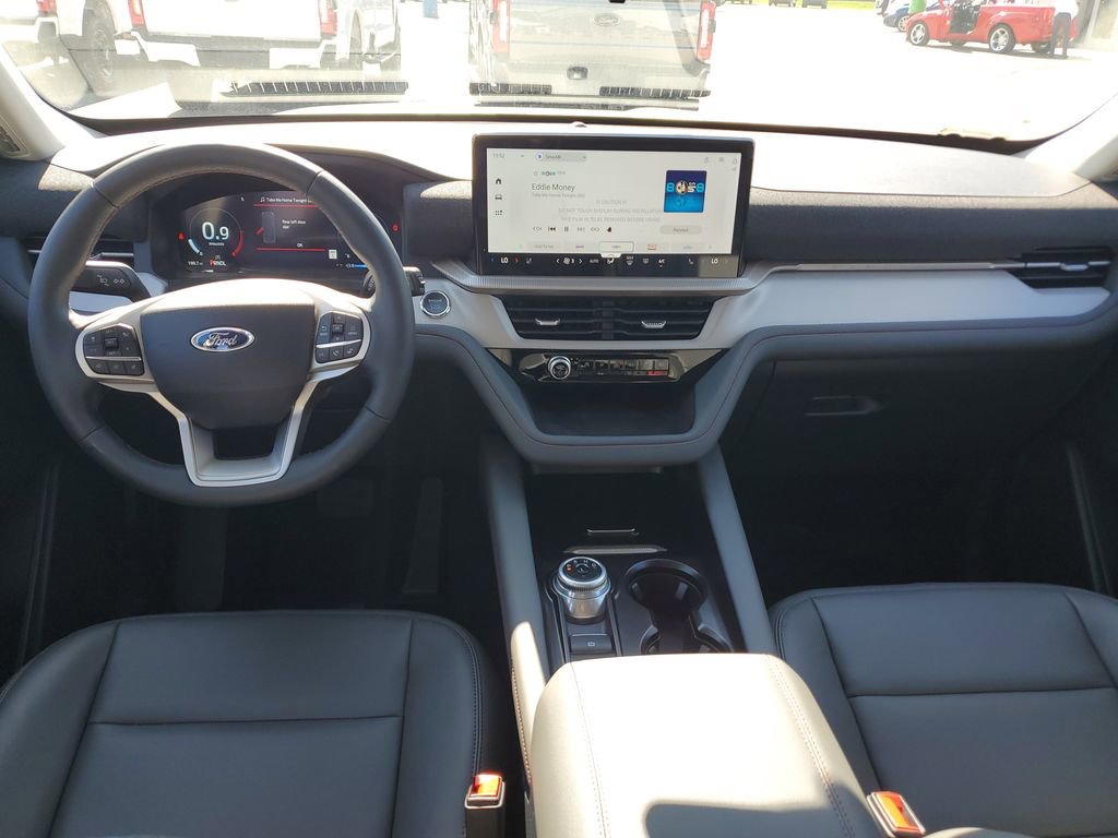 New 2025 Ford Explorer Active image 12