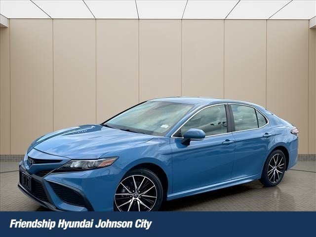 Used 2024 Toyota Camry SE