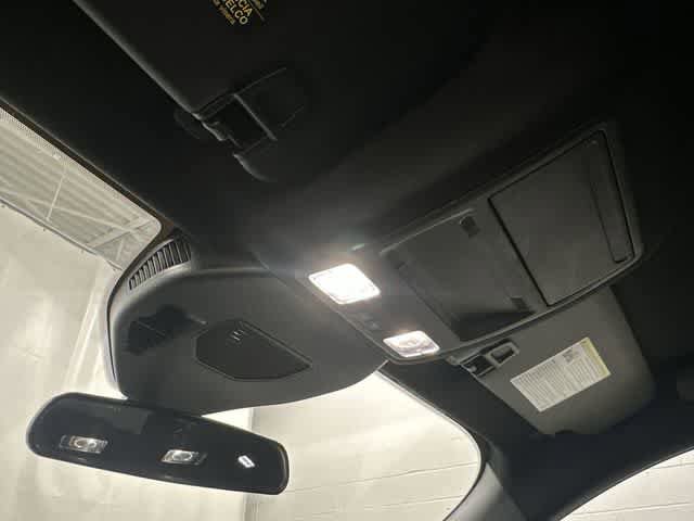 Used 2025 Ford Escape ST-Line Select AWD/4WD image 21